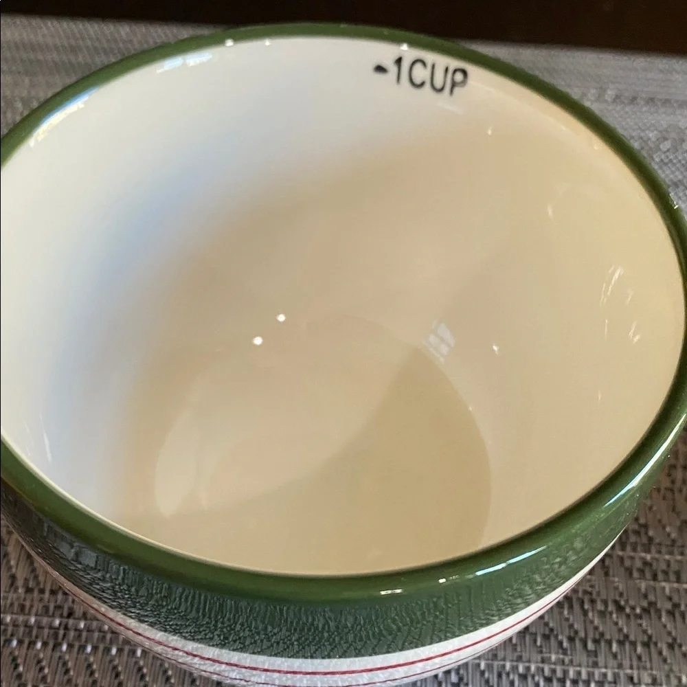 Holiday Time Red and Green Ceramic Stackable Measuring  Bowl Set.